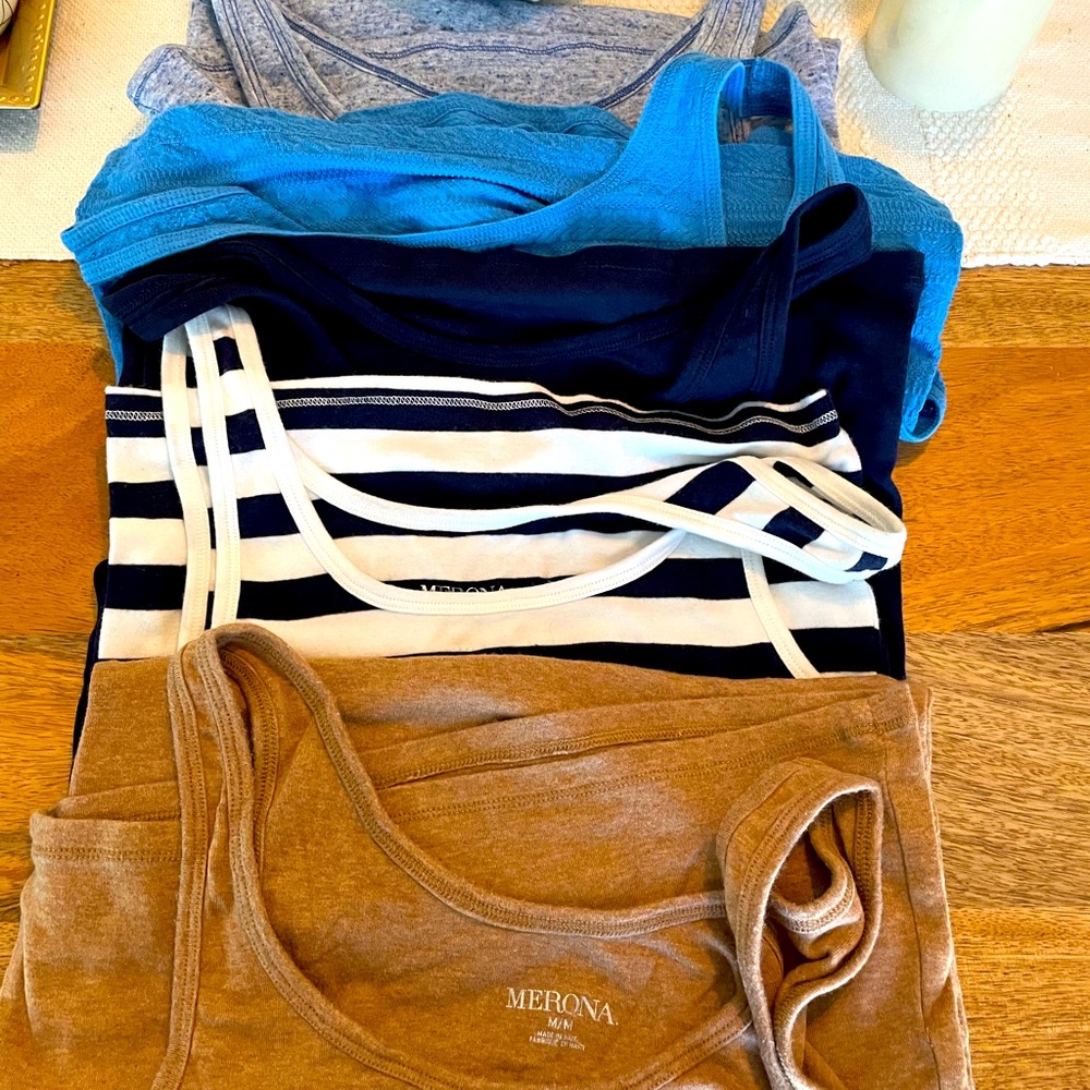 Box/Bundle of tanks. 4 Merona/1 Mossimo all sz M
